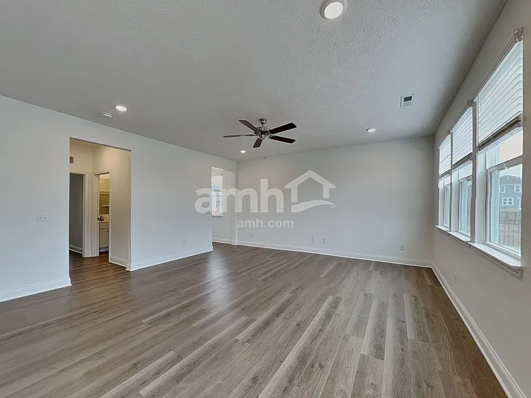 890 Heritage Blvd — Photo 8