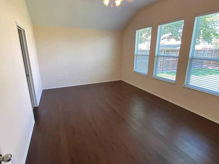 112 Cherrytree Trl — Photo 5