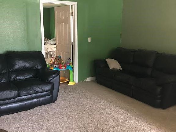 3rd image of 6605 61st St NE