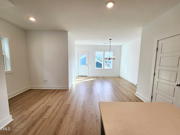 2nd image of 150 Weavers Grove Dr #124