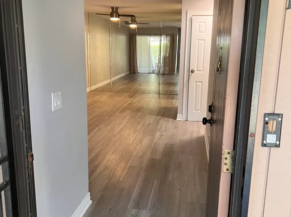 470 N Villa Ct, Palm Springs, CA