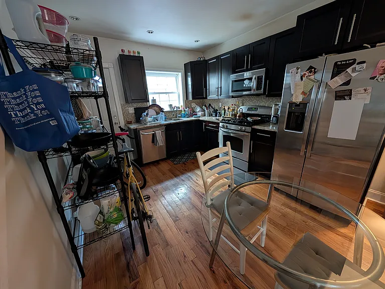 1213 N Leithgow St — Photo 8
