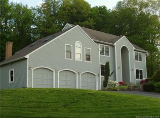 16 Pondview Dr, Cromwell, CT 06416