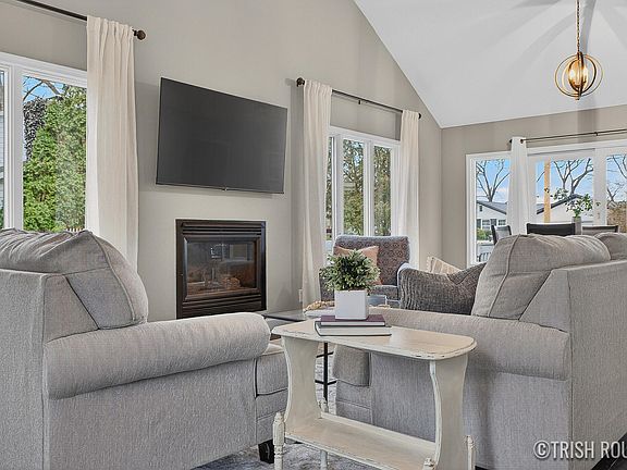 5th image of 609 3rd St