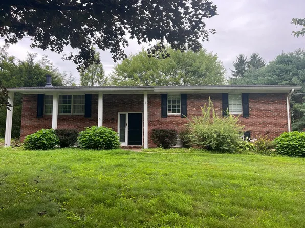 400 Cherokee Dr, Butler, PA 16001