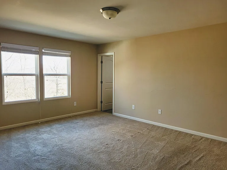 5906 Boxelder Cv — Photo 10