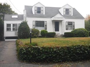 4 Summit St, Peabody, MA 01960