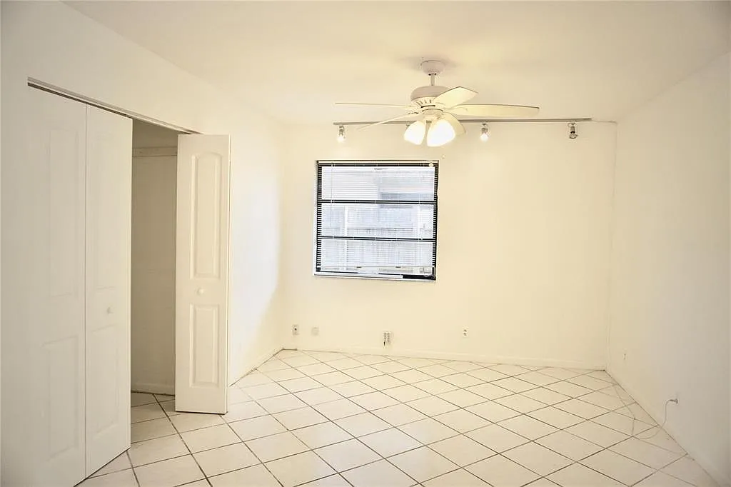 3 bed, 1248 sqft, $3,100 — Photo 2