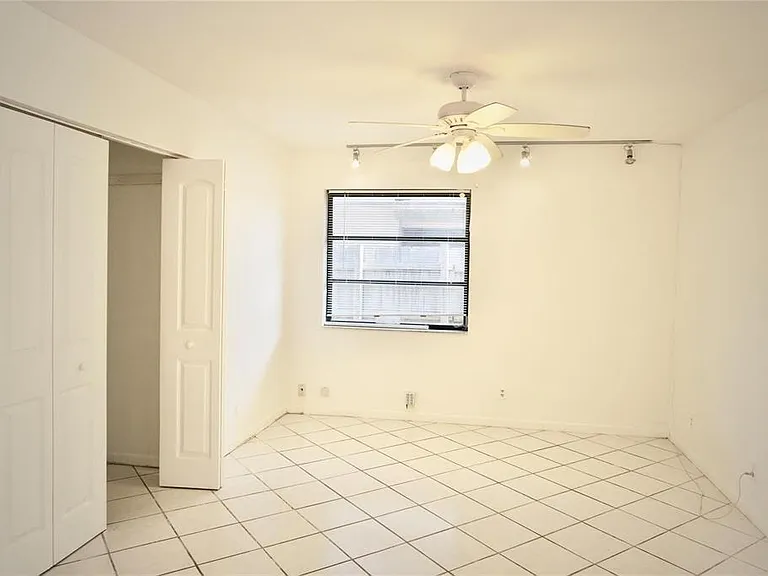5600 Park Rd #342 — Photo 2