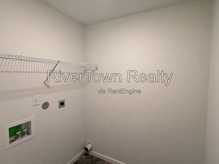 3854 Ajanders Dr — Photo 5