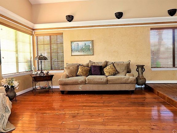 4th image of 24346 Bairndale Dr