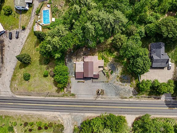 4th image of 1287 Bearcamp Highway
