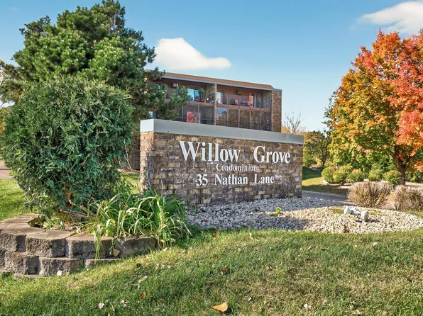 35 Nathan Ln N APT 223, Plymouth, MN 55441