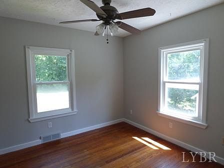 5th image of 169 Woodrow Ave