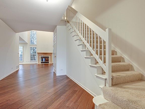 3rd image of 9 Ashford Ct