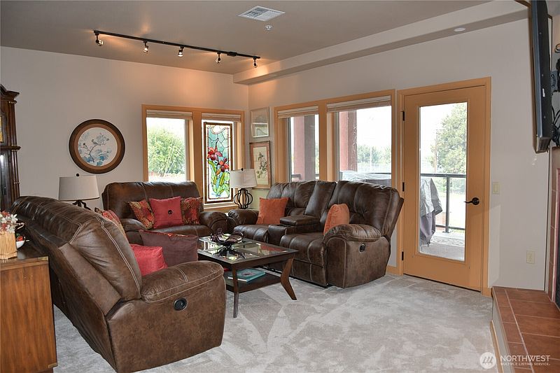 5th image of 113 E Raymond Street #1B