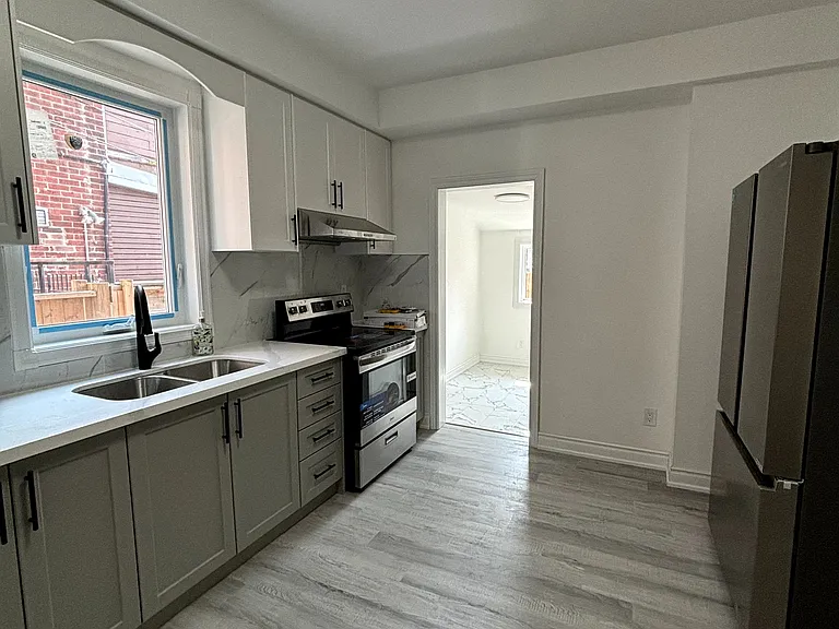 262 Clinton St #202 — Photo 4
