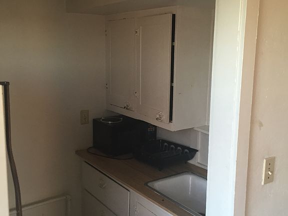 4th image of 1201 Everett Ave APT 6