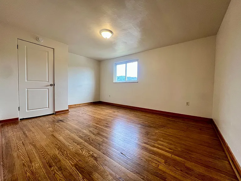 107 Savors Ct — Photo 5