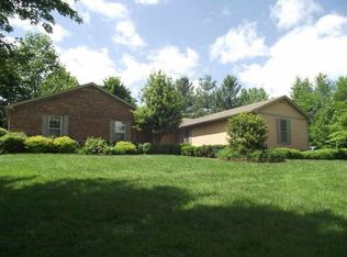 215 Drakesborough Dr, Bowling Green, KY 42103