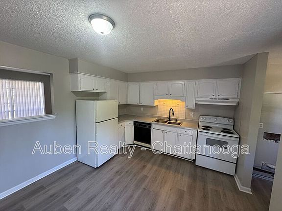 4th image of 4201 Davis Ln #B