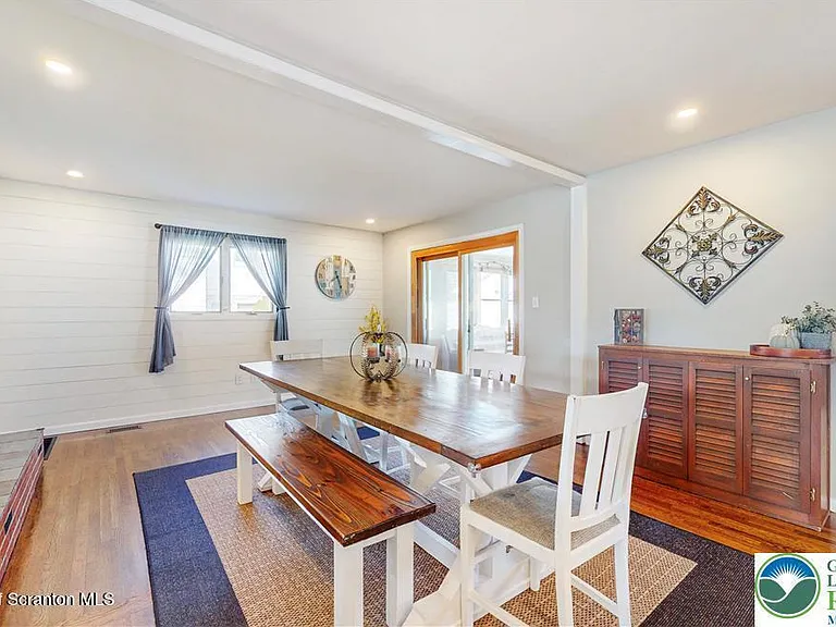 2809 Green Acres Dr — Photo 3
