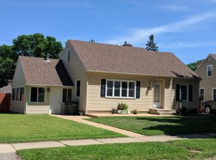 1018 10th Ave NW, Rochester, MN 55901