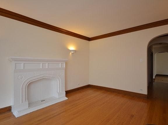 4th image of 4905 N Hermitage Ave APT 1