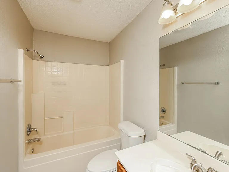 1223 Reeves Ln — Photo 15