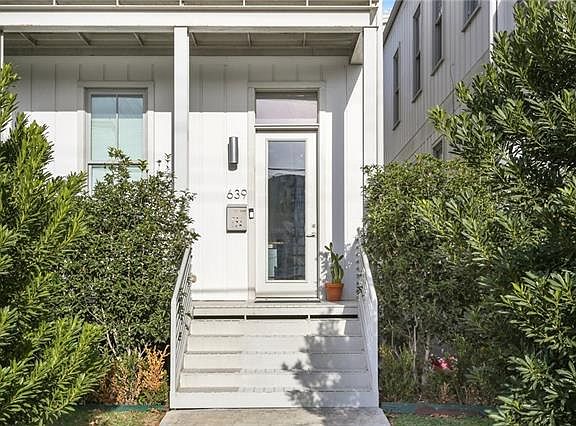3rd image of 639 Philip St Unit 639