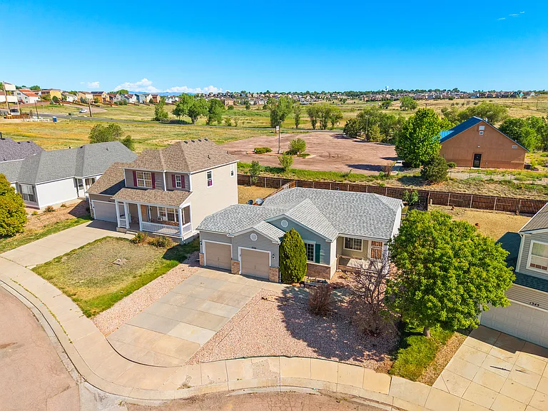 1355 Lords Hill Dr — Photo 33