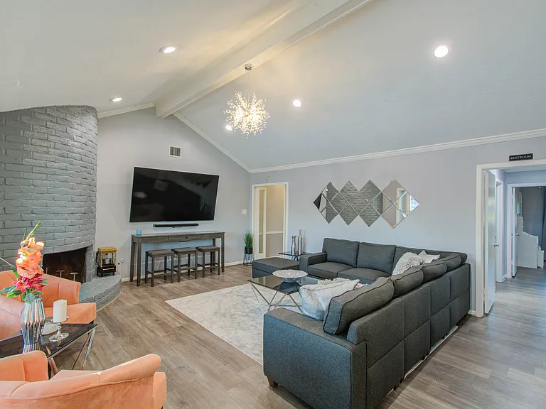 10606 Kirkwren Dr — Photo 7