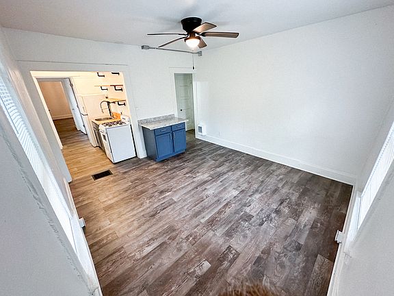 2nd image of 1915 Pleasant St APT 3