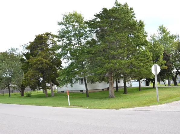 520 Sanders St, Burlington, KS 66839