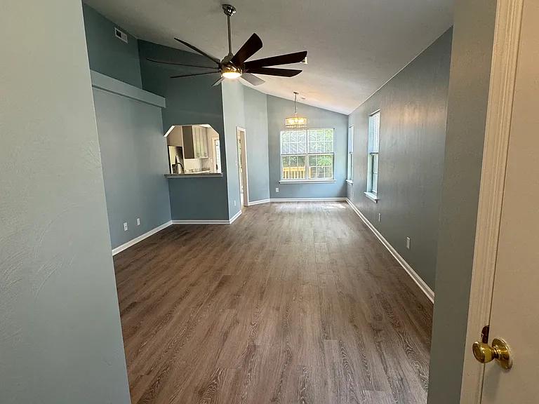 107 Timberneck Arch — Photo 5