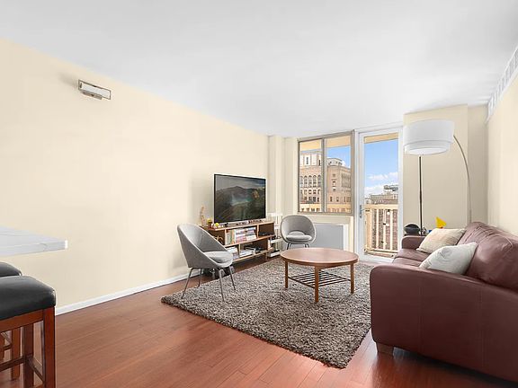 2nd image of 50 Lexington Ave APT 20G