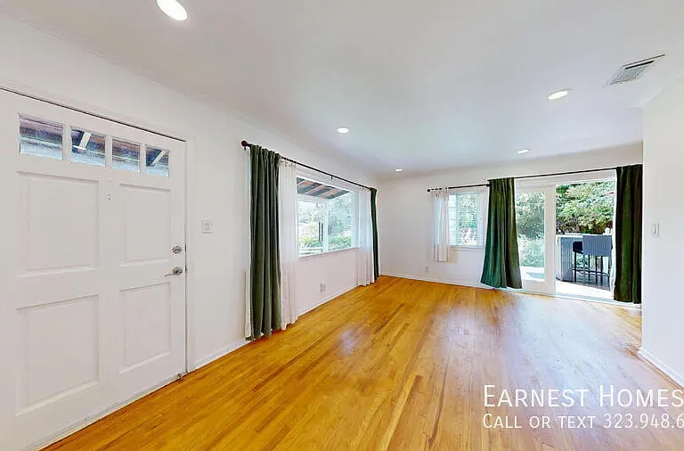 1410 Dartmouth Dr — Photo 5