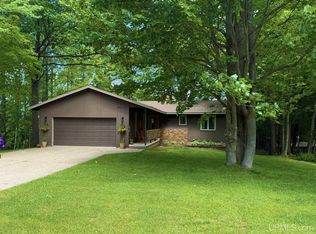 714 W Jacker Ave, Houghton, MI 49931