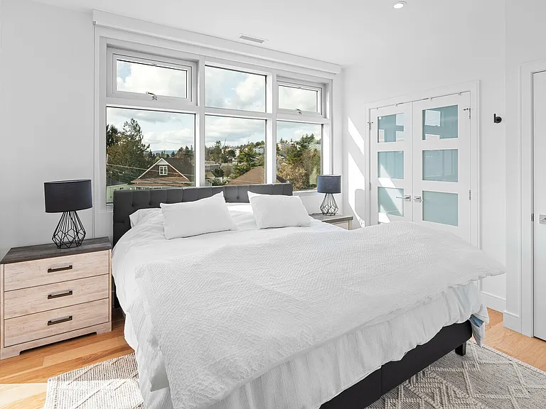 916 Lyall St #312 — Photo 9