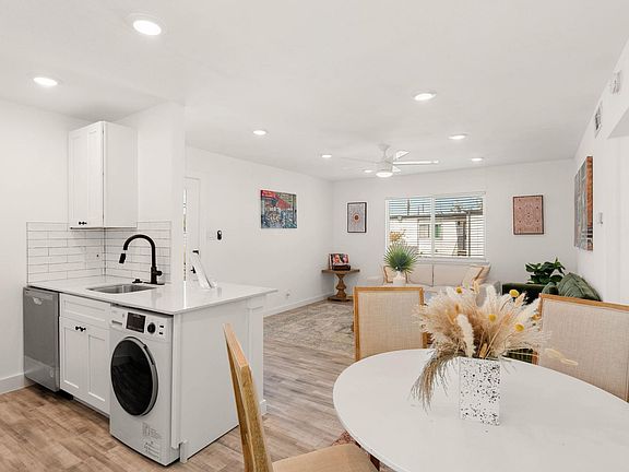 4th image of 1200 E 52nd St APT 209