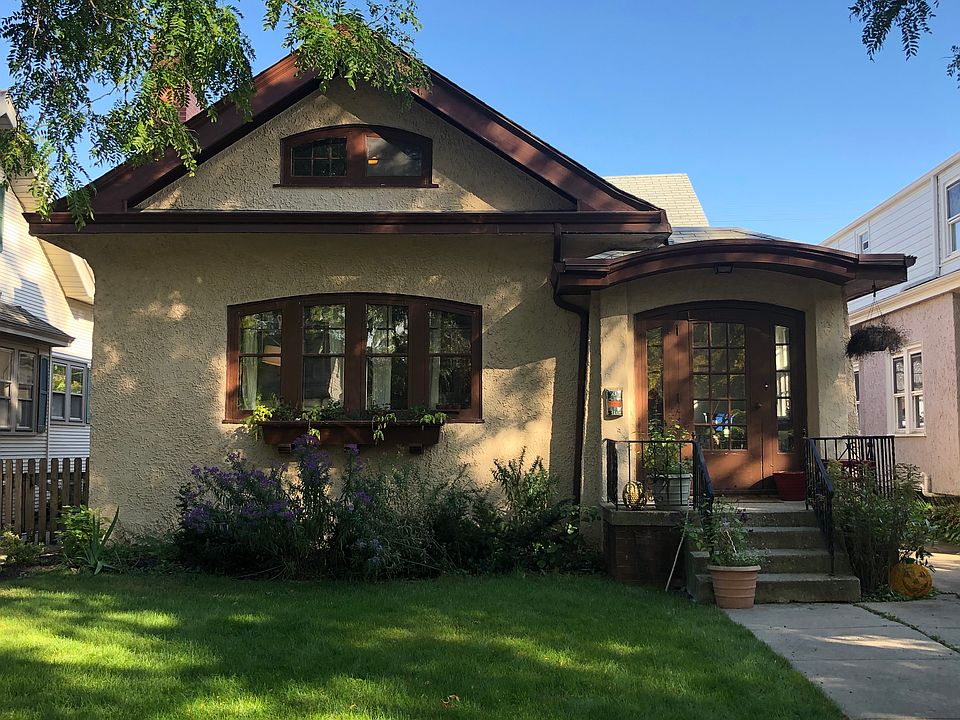 1st image of 4052 N Farwell Ave