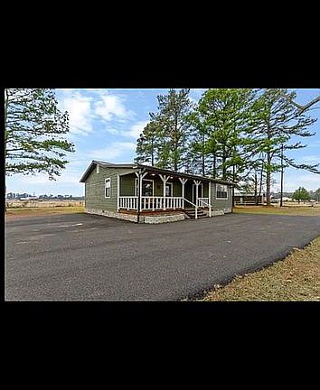 2nd image of 938 Craig Rd