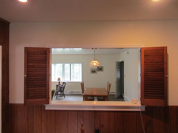 3rd image of 11 Whitney Pl