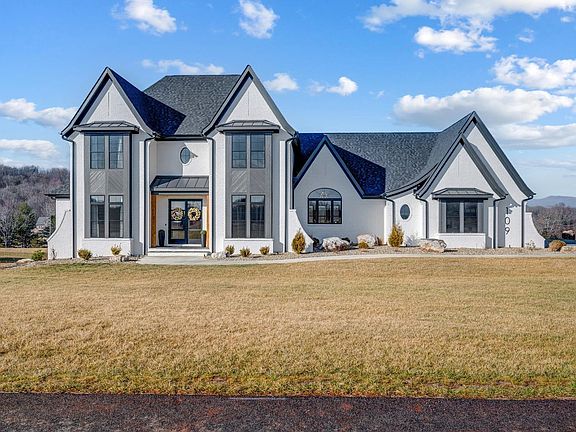 5th image of 109 Stables Ln