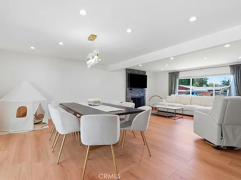 4563 Hempstead St — Photo 7