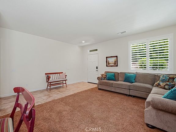 4th image of 980 Hemingway Dr