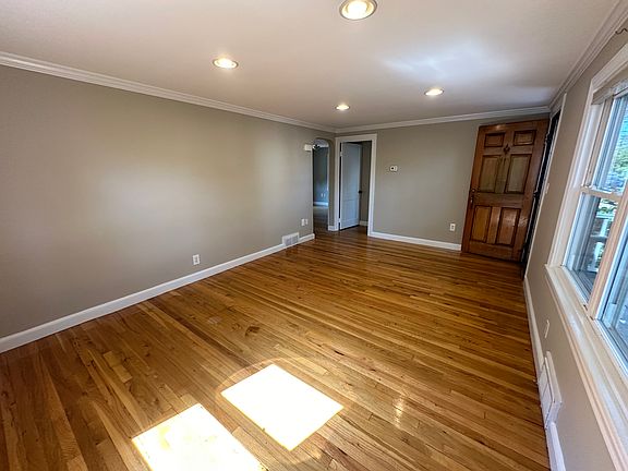 3rd image of 23 Safford St