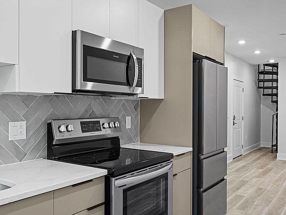 2nd image of 3745 Wallace St #5R