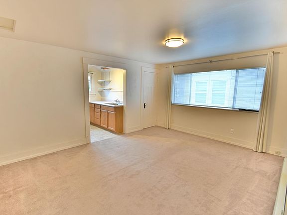 4th image of 5054 7th Ave NE #B