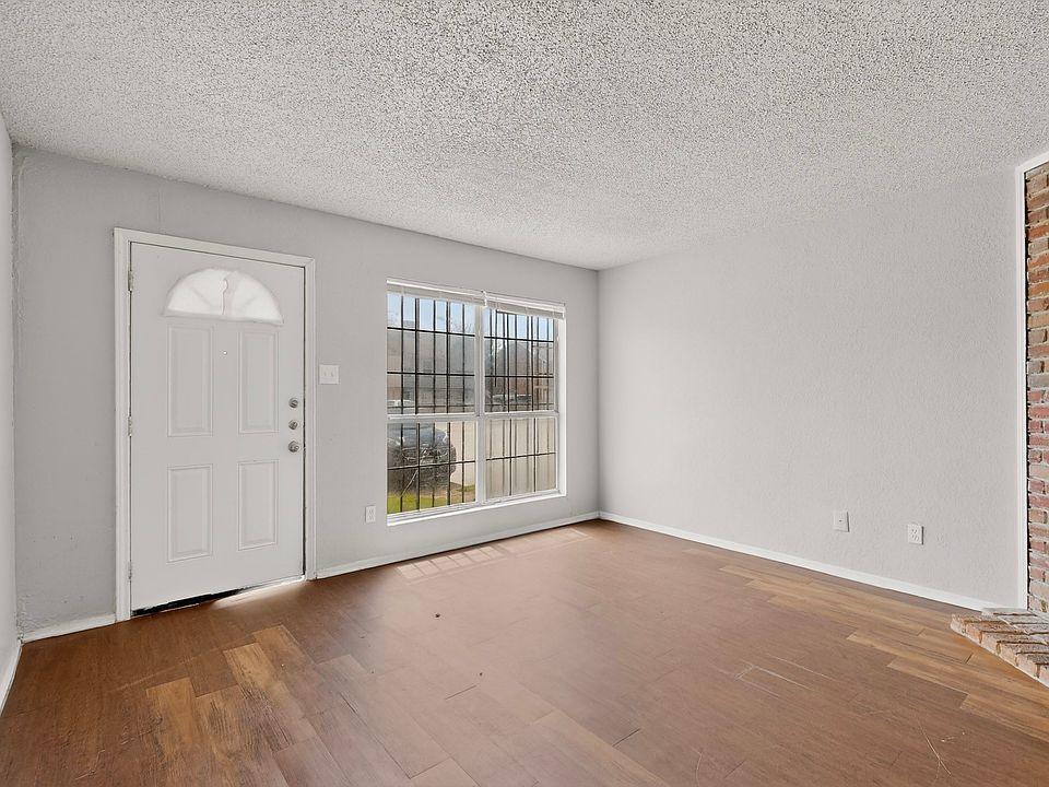 1st image of 9467 Olde Towne Row